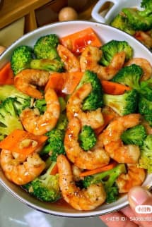 Trùng sinh ba mươi năm, tôi lật ngược thế cờ thương trường